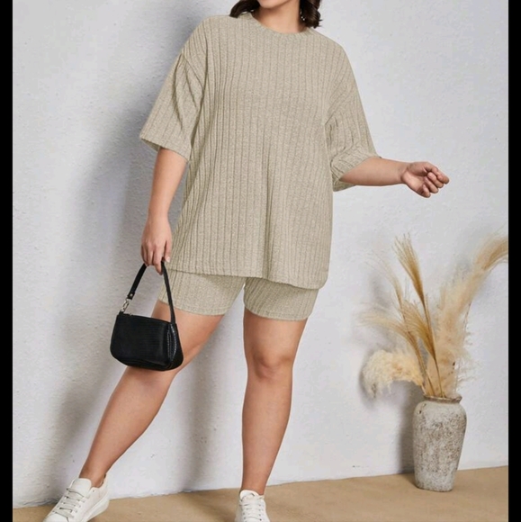 Plus Drop Shoulder Tee & Biker Shorts Set - Picture 2 of 8